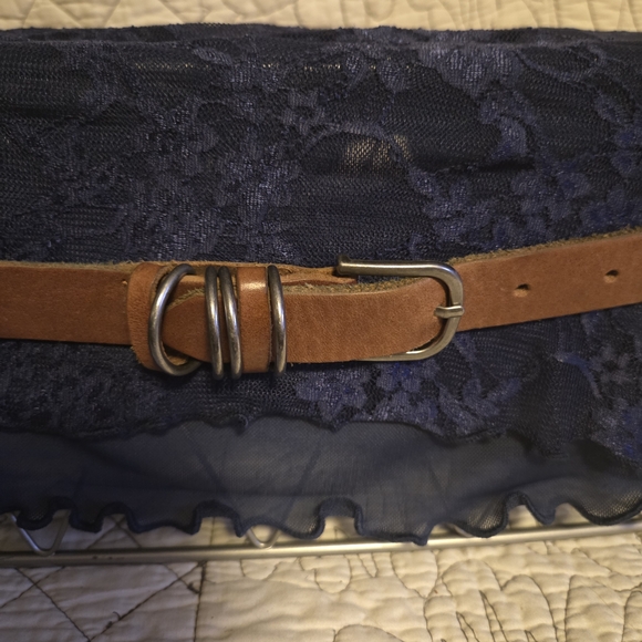 American Outfitters Genuine Leather Brown Slim Belt Ring Detail XS - Picture 3 of 6